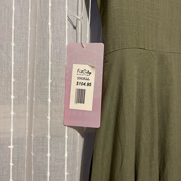 Green Summer Dress - Picture 3 of 4